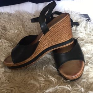 Vintage wedge sandals black size 6